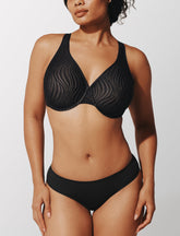 Black Unlined Lace Minimizer