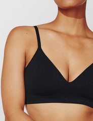 Black Form 360 Fit™ Wireless Bra