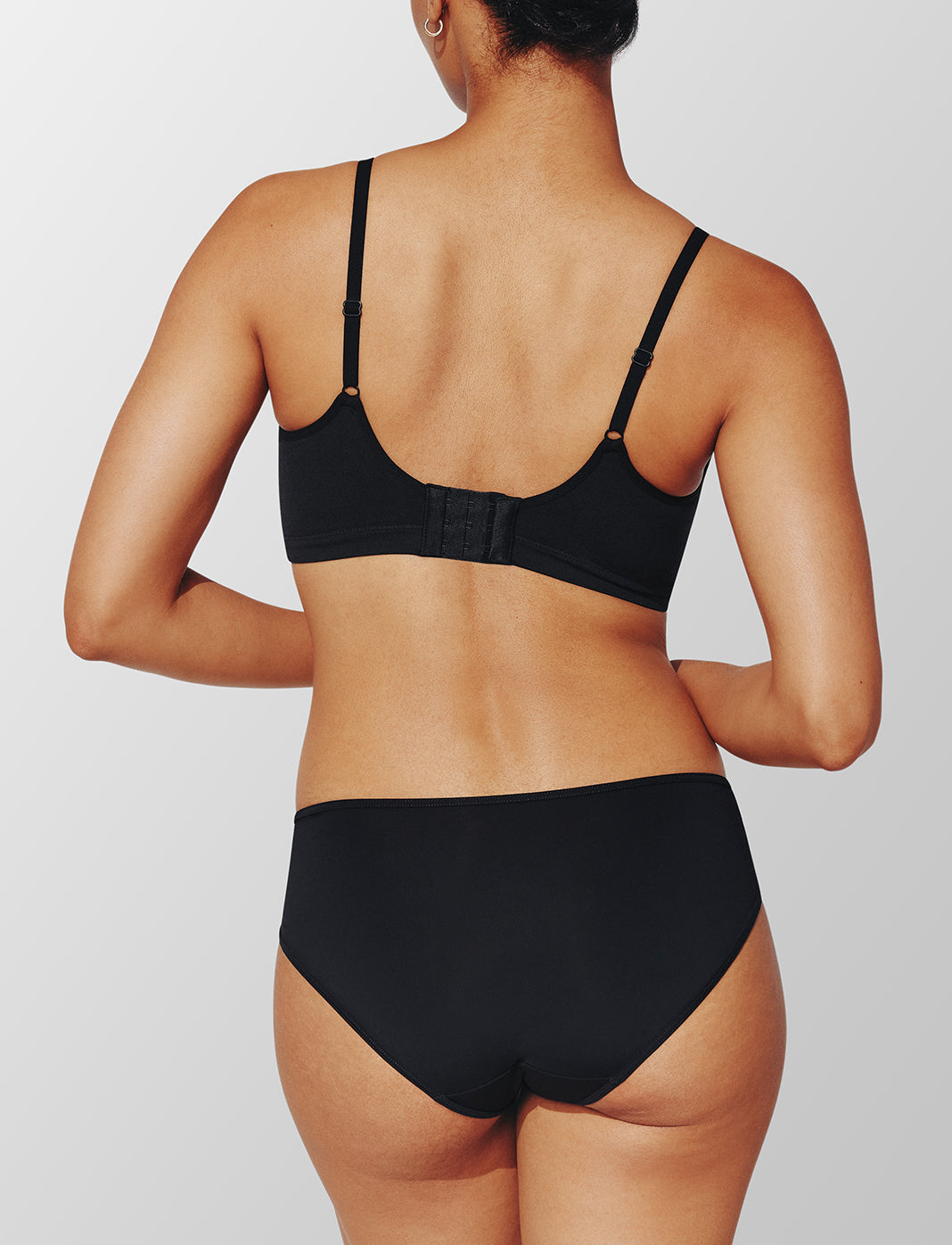 Black Form 360 Fit™ Wireless Bra
