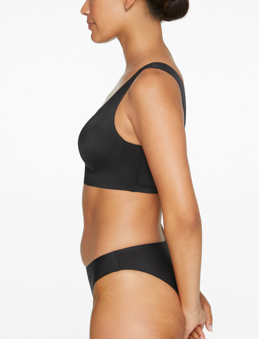Black Smoothing Scoop Wireless Bra
